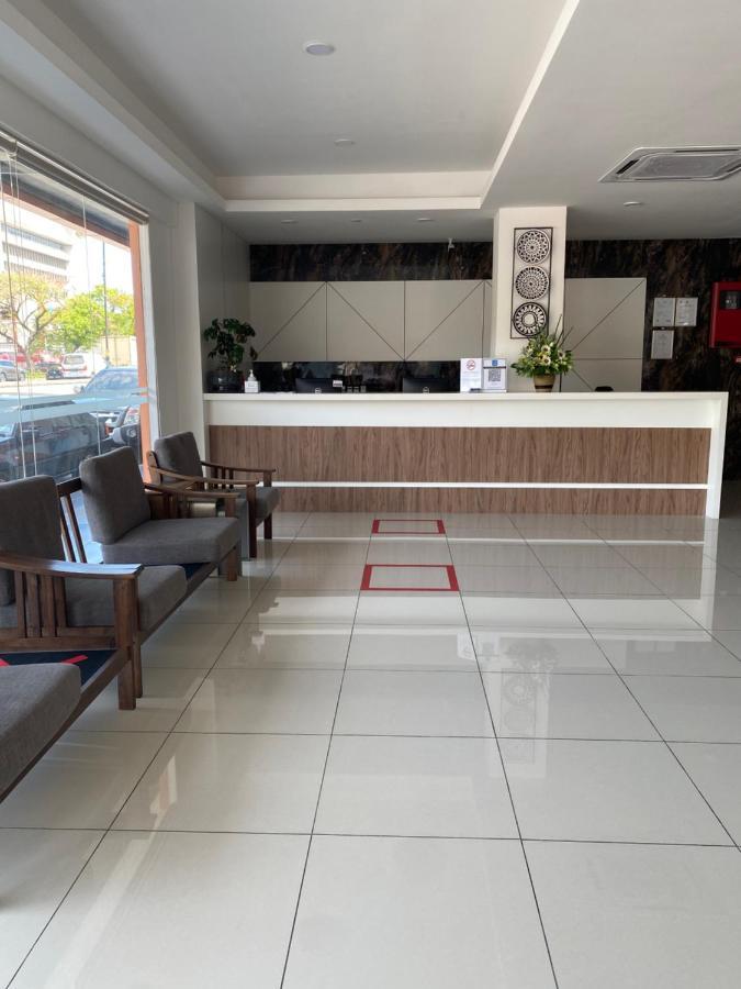 Walk In Hotel Kota Kinabalu Exteriör bild